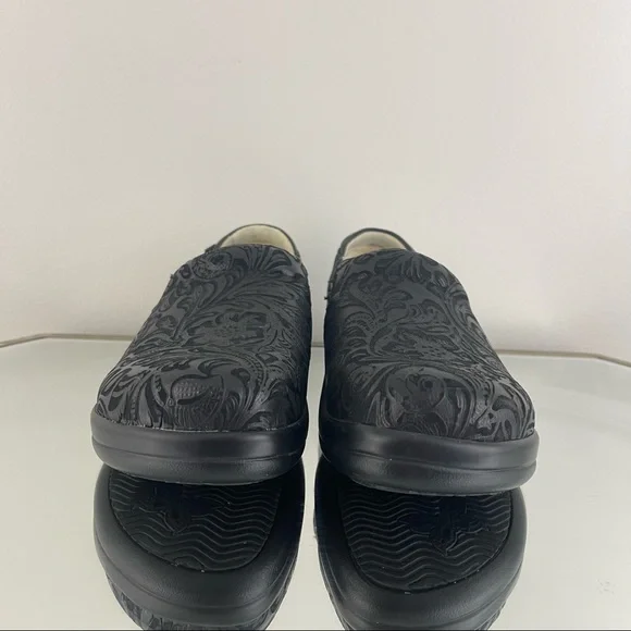 ALEGRIA Black Leather Floral Paisley Embossed Keli Professional Slip On Loafers - Picture 8 of 12
